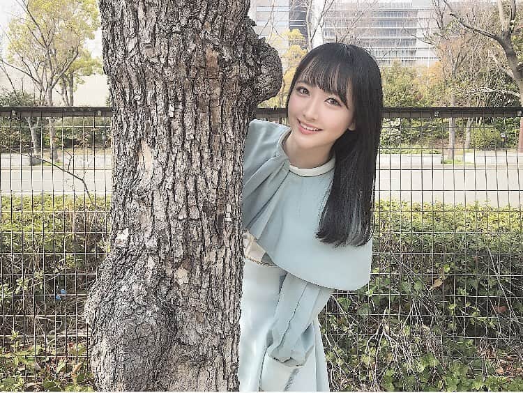 石田千穂さんのインスタグラム写真 - (石田千穂Instagram)「☼ 全握ありがとうございました！ この衣装、木とのコンビネーション 良いですね☺️☺️☺️ ． #STU48 #風を待つ #大阪 #ありがとう #石田千穂」4月7日 20時00分 - chiho_ishida