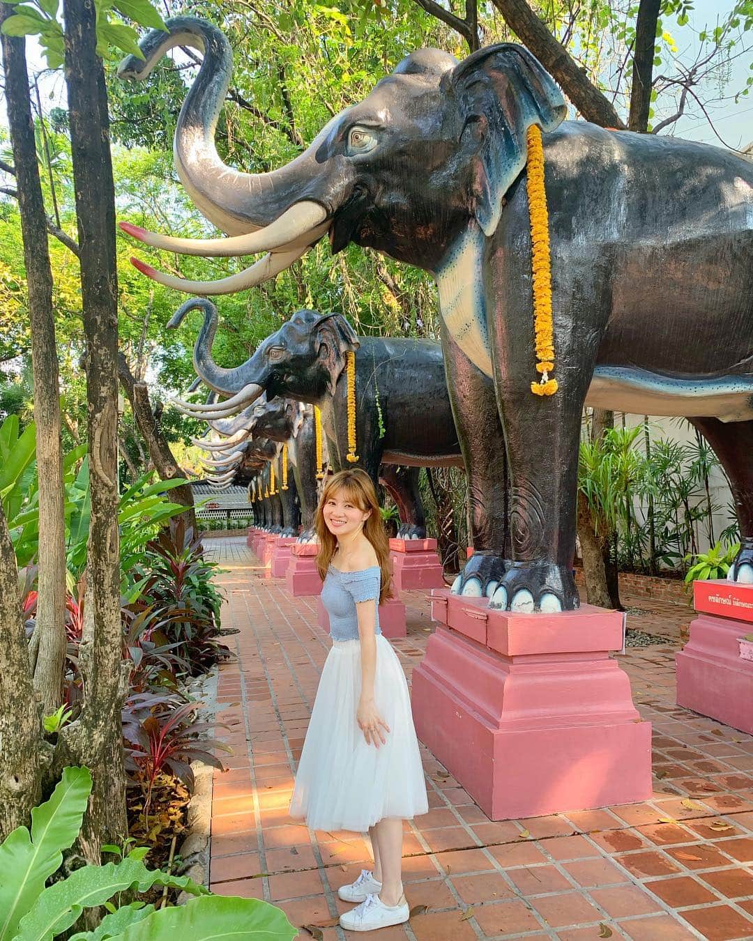 のインスタグラム：「ช้างใหญ่มาก🐘🇹🇭❤️ . . . #มิมุ #ไม่ใช่มุมิ  #ช้าง #พิพิธภัณฑ์ #mimusdiary #cchannel_th #museum #bangkoklife #bangkok #sightseeing #trip #japanese #thai #バンコク #バンコク生活  #バンコク旅行 #タイ旅行 #海外生活 #タビジョ #タイ生活  #エラワンミュージアム #インスタ映え #フォトジェニック #インスタ映えスポット #タビジョ」