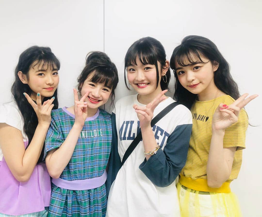 ニコ☆プチのインスタグラム：「. ジェニィイベント、 今日もたーっくさんの人が来てくれて大成功✌️ ありがとうございました💗 . . 会場には、大阪出身のOG・ユイが 応援に来てくれたよ😊✨. .  #田中杏奈 #琴楓 #前田優衣 #林芽亜里 #ジェニィ #ジェニィラブ #ニコプチ #プチモ」