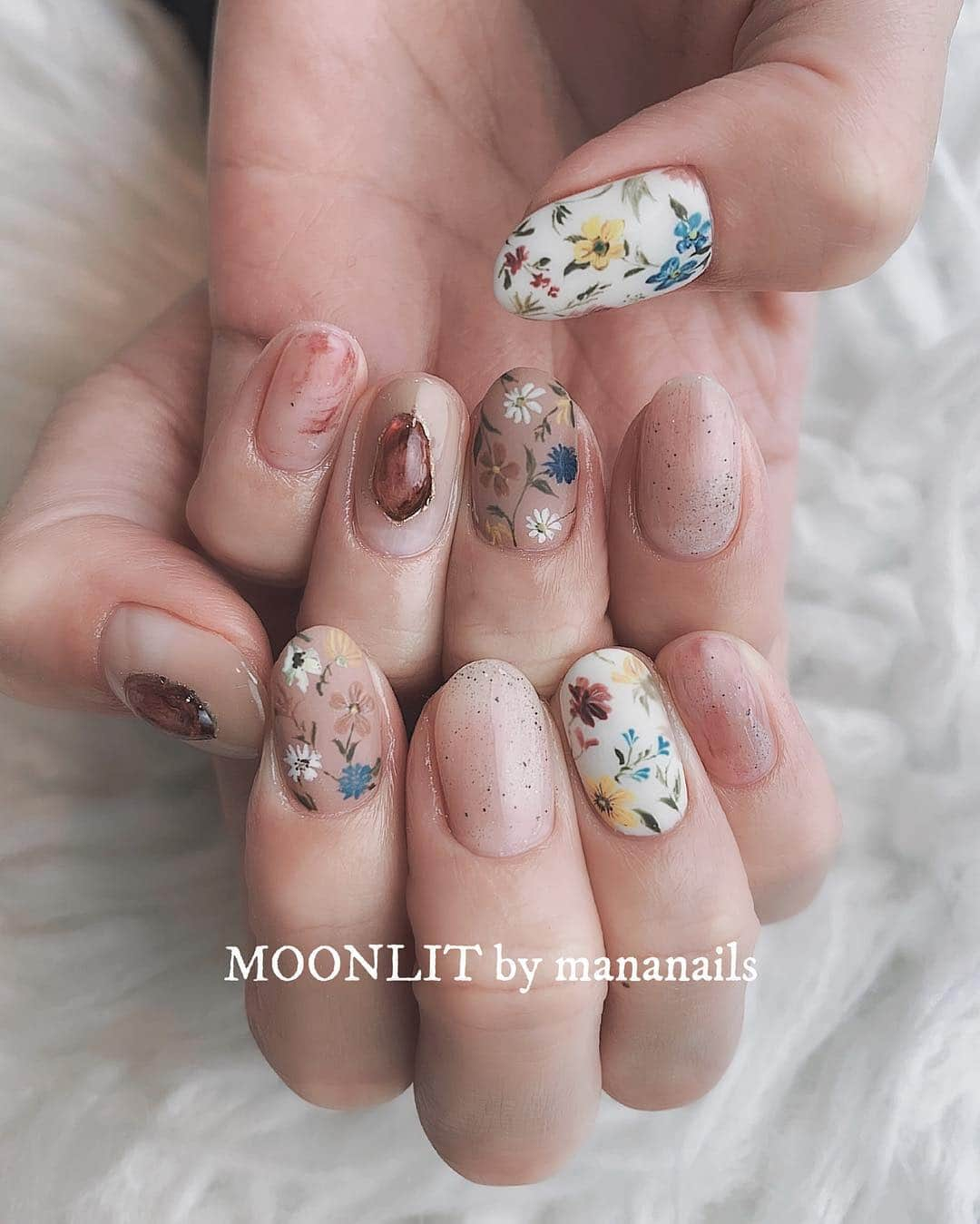 mananailsさんのインスタグラム写真 - (mananailsInstagram)「floral design❁ ㅤ ☾120min design」4月7日 19時57分 - mananails