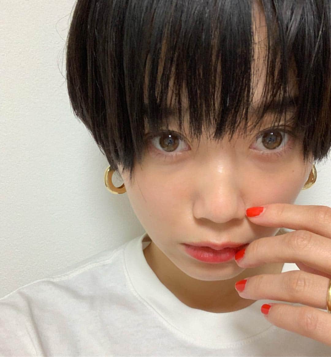 宮城舞さんのインスタグラム写真 - (宮城舞Instagram)「今日久々に赤リップの気分だった💋  #私の王道色 #selfie #iphonexs」4月7日 19時58分 - mai_miyagi