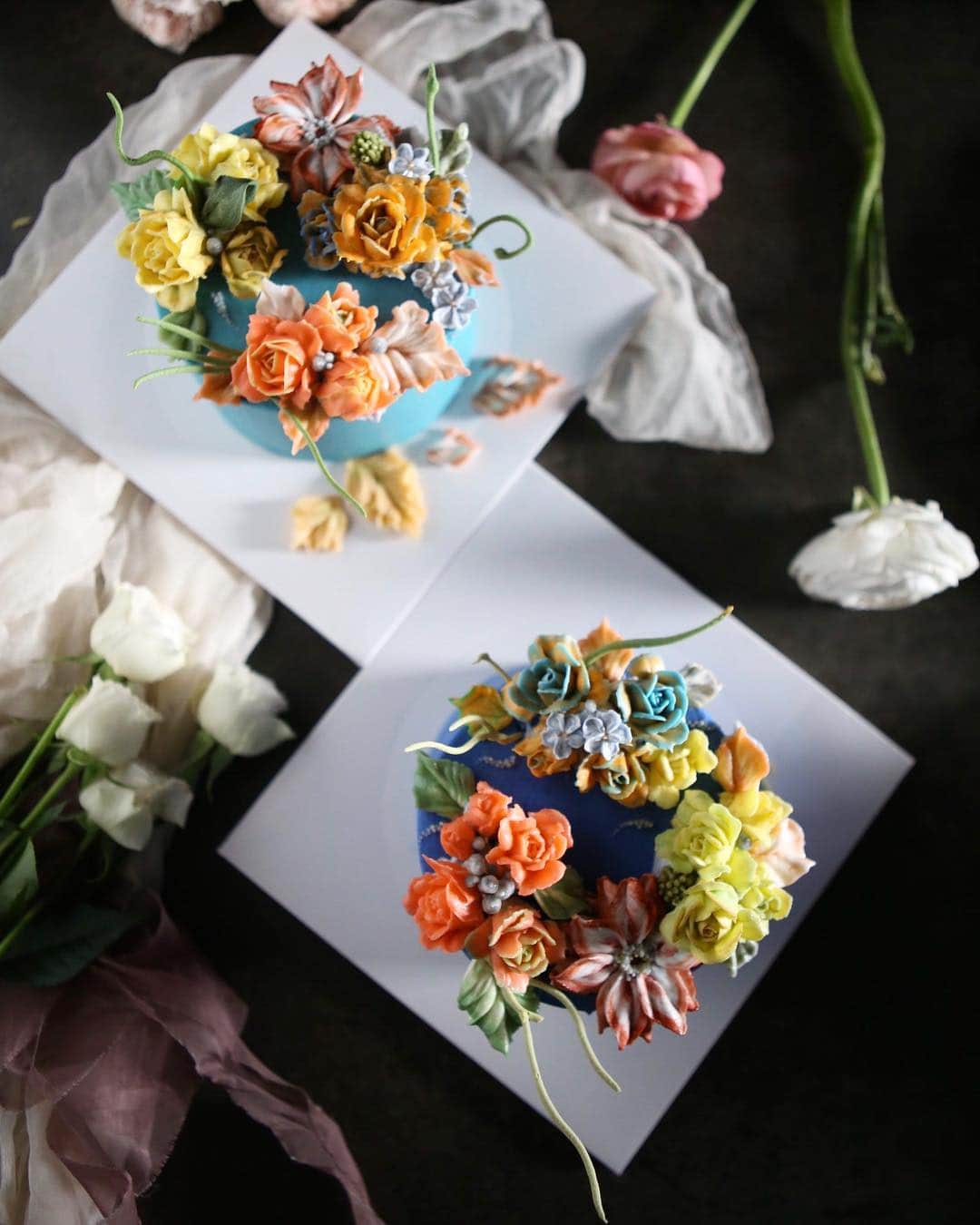 청담 수케이크 (atelier soo)さんのインスタグラム写真 - (청담 수케이크 (atelier soo)Instagram)「ㅡ 두근. 첫날 ⚜️ student work ㅡ #flower #cake #flowercake #partycake #birthday #bouquet #buttercream #baking #wilton #weddingcake ㅡ www.soocake.com vkscl_energy@naver.com」4月7日 19時58分 - soocake_ully