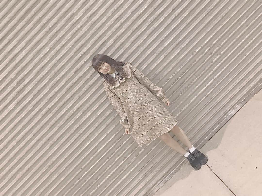 山田杏華のインスタグラム：「﻿ 今日は福岡で握手会でした！☺︎︎﻿ ﻿ 服はこんな感じでした〜﻿ かれんちゃんが撮ってくれた🥰﻿」