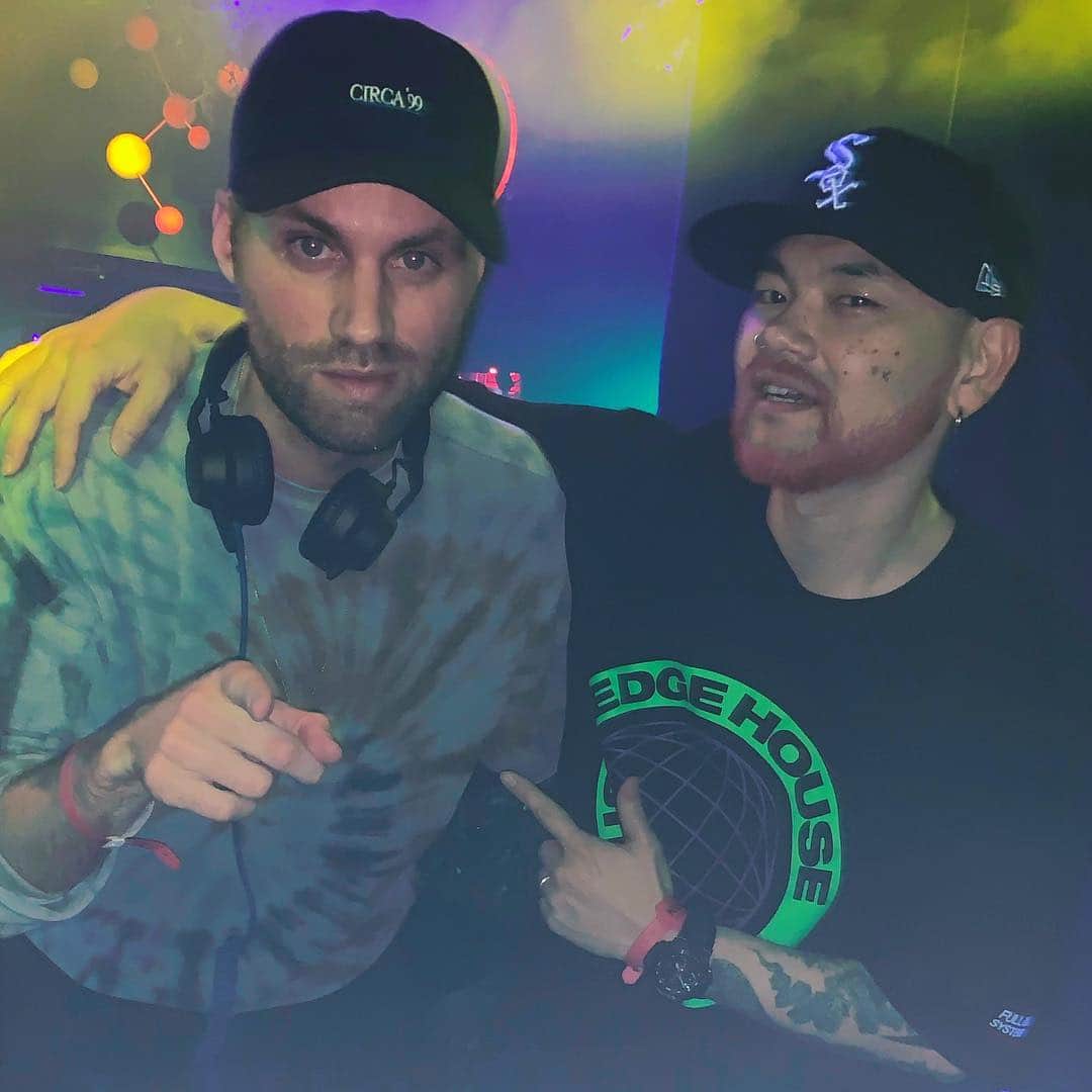 DJ DARUMAのインスタグラム：「🔥🏠 BOSTON BUN君 DJメッチャ良かった フランス勢の持つダンスミュージックアーカイブと ソレを使いながら最新トラックとの新旧の織り交ぜ方が 上手いと超絶踊れるよね🇫🇷🙏🏻✨」