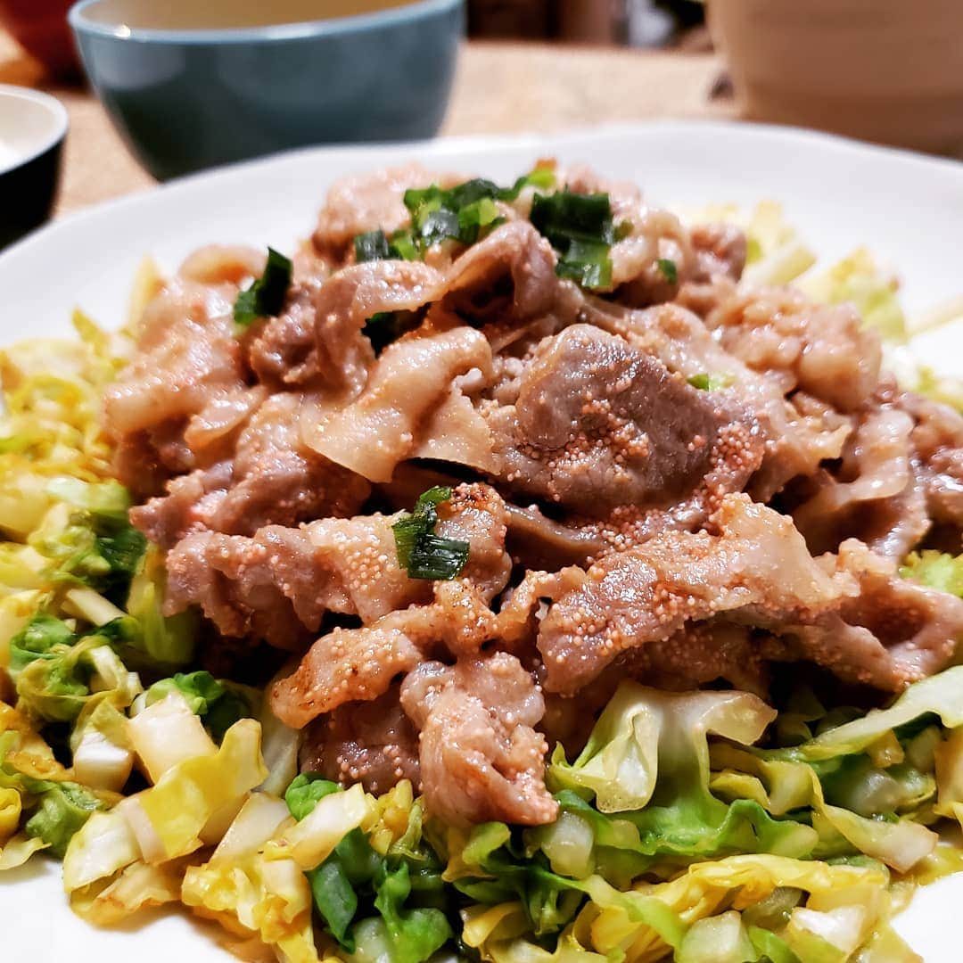 東朋宏さんのインスタグラム写真 - (東朋宏Instagram)「おうちごはん！！！ 今日はなんと珍しくオレが料理したよ～！ ｢豚肉のめんたいマヨ炒め！｣ どう？響きだけでももう旨そうでしょ？  でもね、響きほどは美味しくないよ！(笑)  #おうちごはん #男の料理 #豚肉好き #残されなくてよかった #また作る #簡単レシピ #色々作りたくなってきた」4月7日 20時17分 - tomohiro_azuma