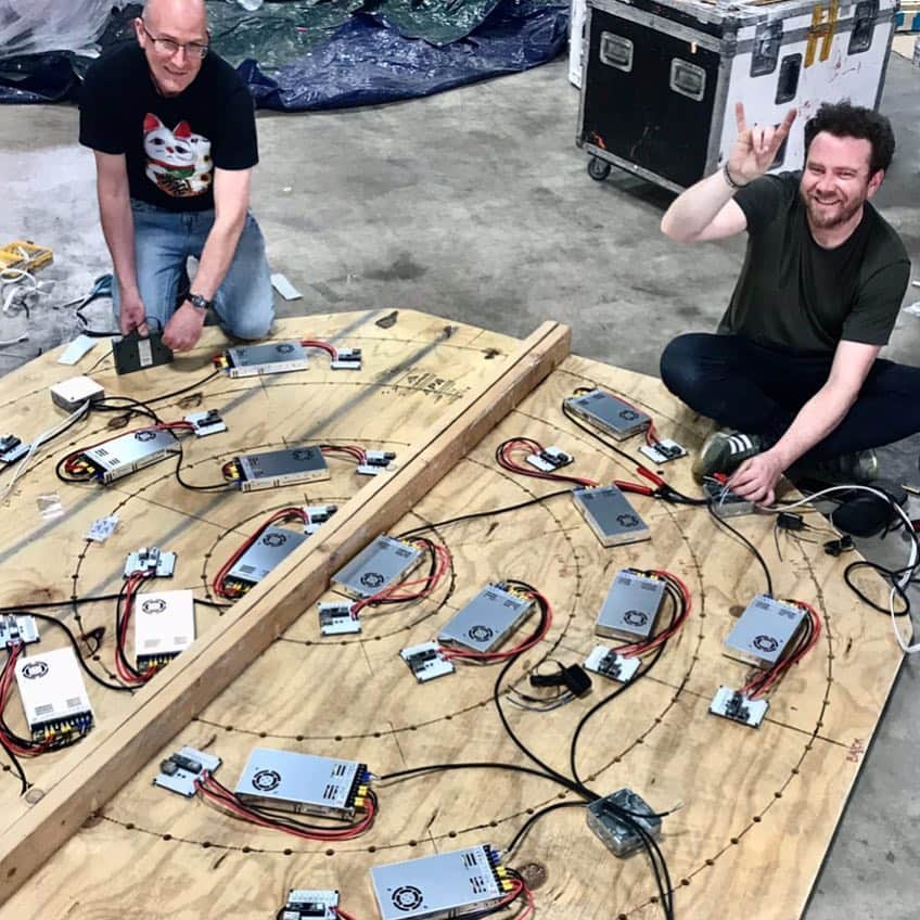 ウェイン・コインさんのインスタグラム写真 - (ウェイン・コインInstagram)「Yesss!! @sachismo and @mtekbot finishing up the top of the Kings Head ( where the mega brains run the drippy LED light story...almost ready to head up to New York @roughtradenyc for @recordstoredayus #recordstoreday #theflaminglips #flaminglips #kingsmouth #myfamilyfirstmymusicsecondiamthird」4月7日 20時22分 - waynecoyne5