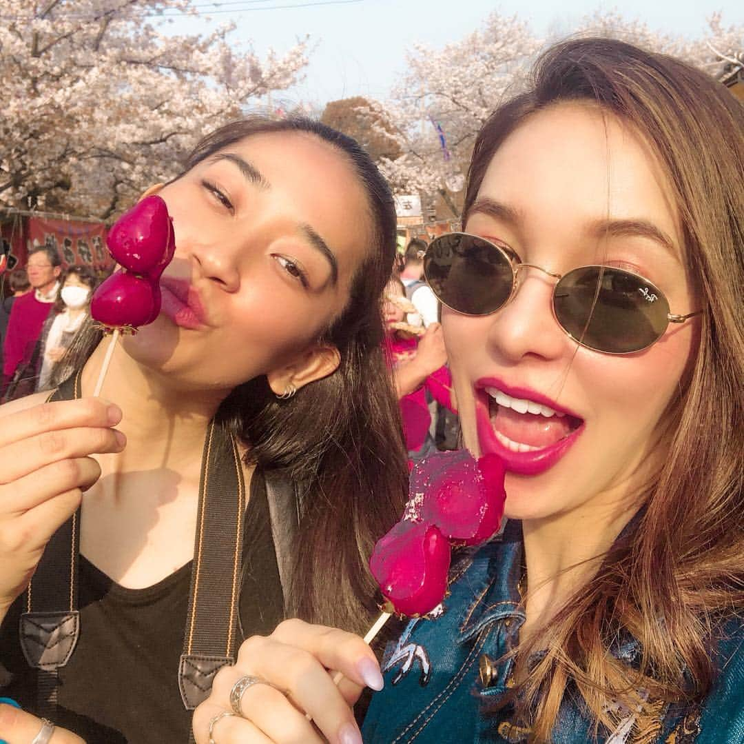 Gabrielaさんのインスタグラム写真 - (GabrielaInstagram)「#Hanami . With my #bff ♥️ 📸 by @yosimone . . . . #sakura #花見 #上野公園 #コーデ #ootd #lookdodia #mua」4月7日 20時23分 - rkgabriela