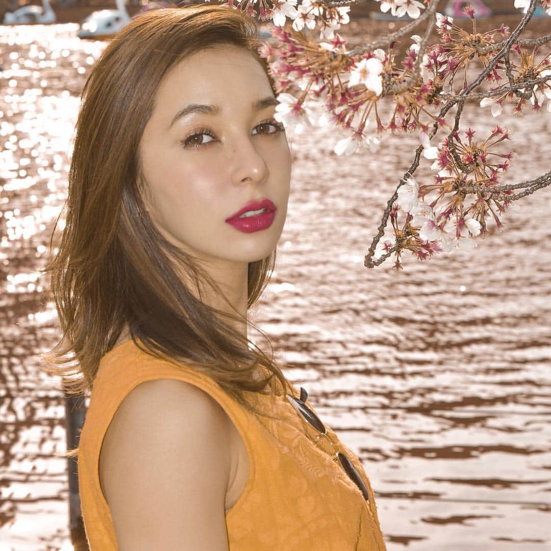 Gabrielaさんのインスタグラム写真 - (GabrielaInstagram)「#Hanami . With my #bff ♥️ 📸 by @yosimone . . . . #sakura #花見 #上野公園 #コーデ #ootd #lookdodia #mua」4月7日 20時23分 - rkgabriela