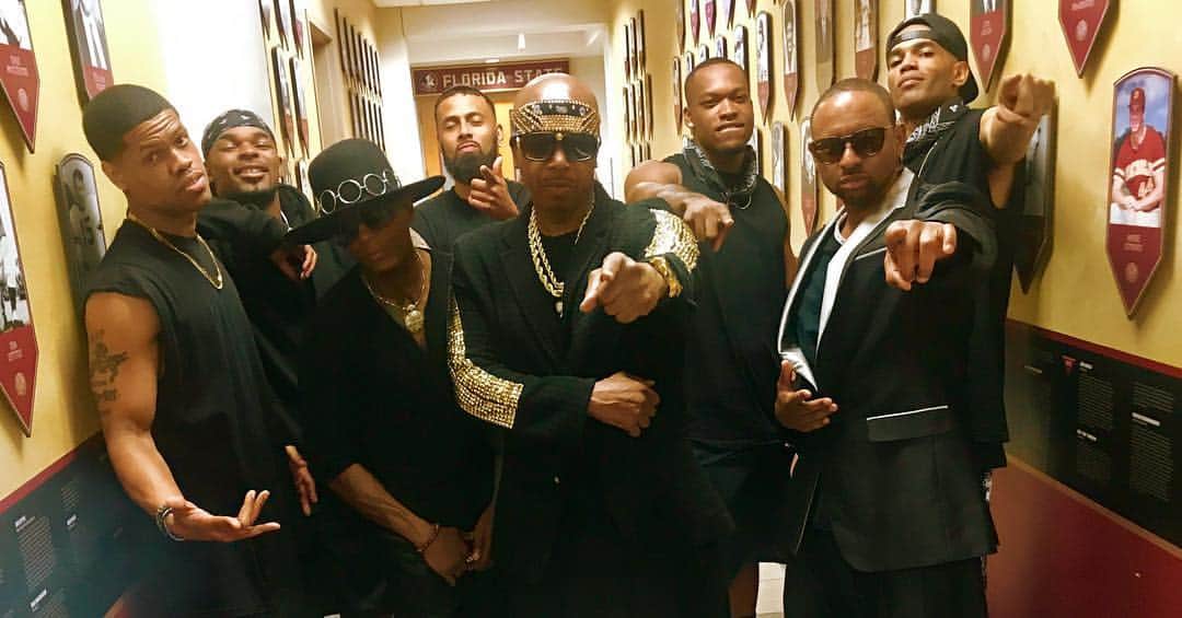 MCハマーのインスタグラム：「Showtime !!!! 💯💯💯💯🔥#HammerHouseParty 🕺🏿🕺🏿🕺🏿」