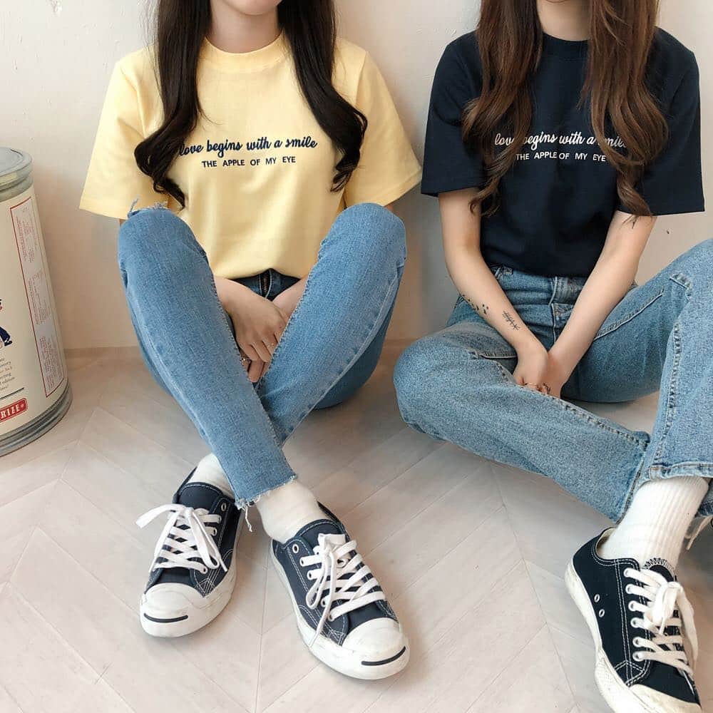ガールズルールさんのインスタグラム写真 - (ガールズルールInstagram)「. 新作ツインコーデ週末20%OFF❣️ . スマイルラウンド半袖Tシャツ(t6150) color : NAVY, IVORY, YELLOW . #걸스룰 #한국 #한국패션 #얼짱 #데일리룩 #오오티디 #koreanfashion #girlsrule #ootd #twinlook #dailylook #ガールズルール #韓国 #韓国ブランド #韓国ファッション #韓国ファッション通販 #今日のコーデ #オルチャン #オルチャンファッション #韓国アイドル #カップルコーデ #韓国好きな人と繋がりたい」4月7日 11時40分 - girlsrule_official