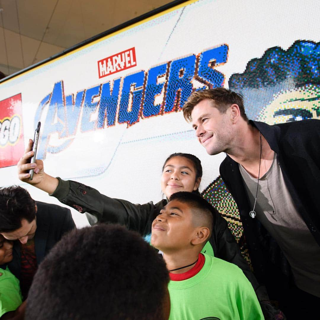 ディズニーランドさんのインスタグラム写真 - (ディズニーランドInstagram)「The stars of #AvengersEndgame and Disney Team of Heroes united yesterday at the #Disneyland Resort to launch Avengers #UniverseUnites and celebrate the donation of more than $5 million to benefit children’s hospitals!」4月7日 11時43分 - disneyland