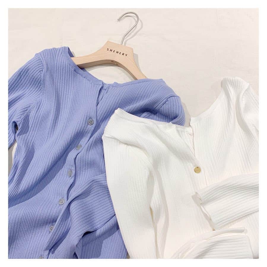 SHENERYさんのインスタグラム写真 - (SHENERYInstagram)「ㅤㅤㅤㅤㅤㅤㅤㅤㅤㅤㅤㅤㅤ 細めのリブが上品な印象のランダム2wayニット。 柔らかな肌触りの素材で 快適な着用感も嬉しい一枚。 ㅤㅤㅤㅤㅤㅤㅤㅤㅤㅤㅤㅤㅤ ・ランダムリブ2wayニット color:offwhite/purple/beige/navy price:¥9,000+tax ㅤㅤㅤㅤㅤㅤㅤㅤㅤㅤㅤㅤㅤ #SHENERY_official #シーナリー #knit #2way #2019ss #SHENERY2019ss」4月7日 11時54分 - shenery_official