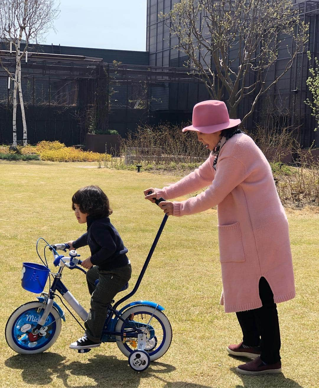 アン・ソニョンさんのインスタグラム写真 - (アン・ソニョンInstagram)「오래보고픈 투샷💕 . . . . #👵🏻👶🏻 #건강해야해엄마💗 #사랑해바로야❤」4月7日 12時03分 - anney_an_love