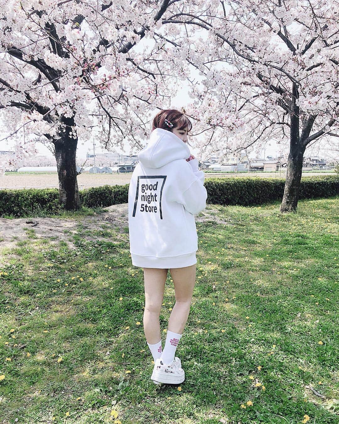 吉澤友貴さんのインスタグラム写真 - (吉澤友貴Instagram)「お花見できた～🥰🌸 綺麗だったうれしい💕💕 、 、 👚: @beep_ss」4月7日 12時46分 - yuki_yoshizawa_