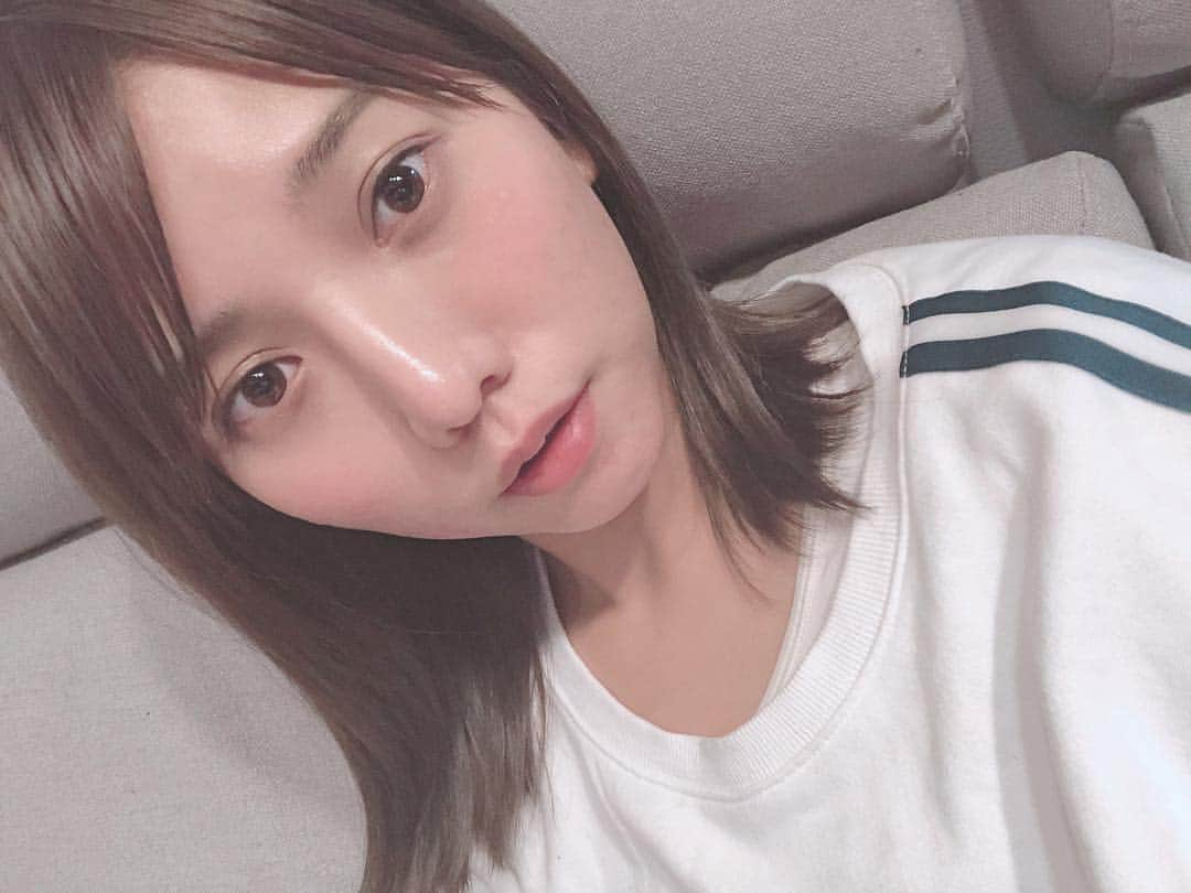 高城亜樹さんのインスタグラム写真 - (高城亜樹Instagram)「* 髪色を綺麗にしてもらいに airの重永さんのもとへ🏃‍♂️ ブリーチしてあるから 透明感のある綺麗な色に😊👌 お気に入り♪  前髪も伸びて来たなぁ🥺🥺🥺 . #天神 #美容室 #ヘアカラー」4月7日 12時49分 - akiii_takajo