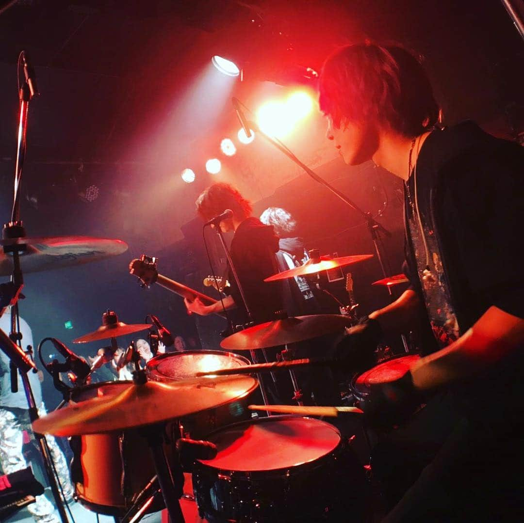 風弥さんのインスタグラム写真 - (風弥Instagram)「2019.4.6.This is DaizyStripper Tour 金沢VANVAN V4 みんなが超エモーショナルだった。あちー金沢！#daizystripperkazami  #daizystripper #金沢」4月7日 12時51分 - kazami_daizy