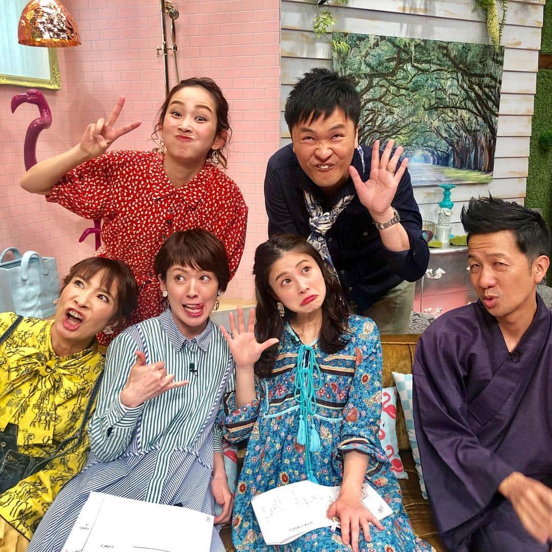 中上真亜子さんのインスタグラム写真 - (中上真亜子Instagram)「このあとは今日感テレビ日曜版生放送っ📺みんなでプチ花見もやって来たよ！！！ #生放送始まっちゃったー！！！！」4月7日 12時57分 - maako_nakagami