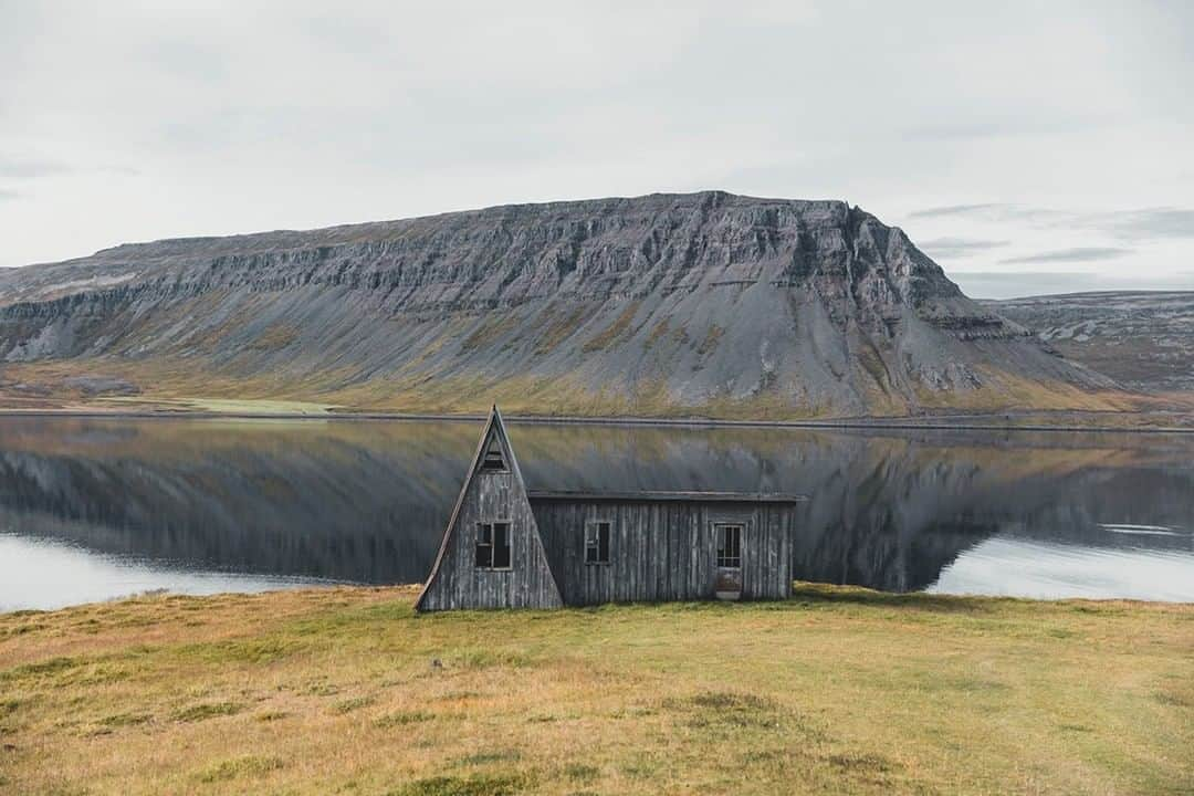 National Geographic Travelさんのインスタグラム写真 - (National Geographic TravelInstagram)「Photo by Matthew Borowick @mborowick | Abandoned mountain huts like the one here are scattered throughout the Icelandic landscape. For those unlucky enough to get stuck out in the open during a storm, many of these structures used to be emergency shelters. Today, structures like this one are out of commission. #iceland #abandoned #hut #aframe #cabin」4月7日 13時03分 - natgeotravel