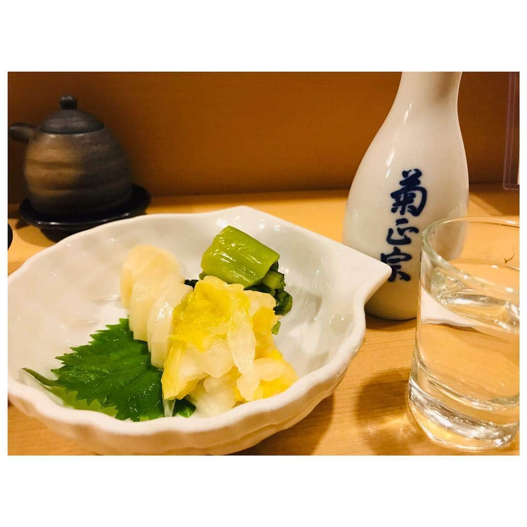 有明ゆなさんのインスタグラム写真 - (有明ゆなInstagram)「お新香と日本酒！笑笑 . . . . #日本酒 #お新香 #そんな気分 #気分 #おひとりさま #お一人様」4月7日 13時14分 - ariake_yuna