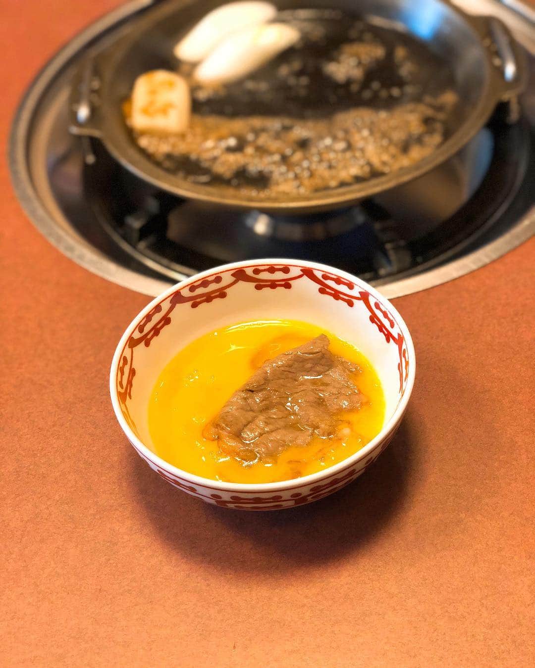 秋山具義さんのインスタグラム写真 - (秋山具義Instagram)「『浅草今半』国際通り本店で、すき焼きランチ。﻿ 次女の十三参り&中学入学のお祝いで。﻿ 美味しかった〜！﻿ ﻿ #浅草今半」4月7日 13時45分 - gugitter