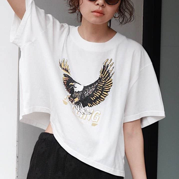 Ungridさんのインスタグラム写真 - (UngridInstagram)「. . 【MAY PRE ORDER】 #イーグルプリントショートTee オフホワイト/チャコールグレー ￥4,320(tax in) __________________________________________ 4/9(sun)pm12:00〜 RUNWAY channel・ZOZOTOWNにて予約開始！ __________________________________________ @ungrid_official #TOPページURLよりチェック✔︎ . #ungrid #ungrid_official #preorder #19summer」4月7日 13時40分 - ungrid_official