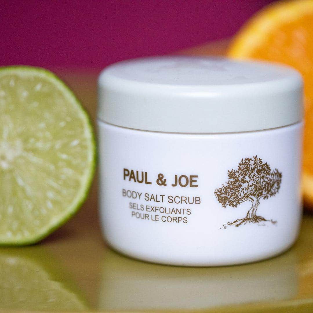PAUL & JOE BEAUTEさんのインスタグラム写真 - (PAUL & JOE BEAUTEInstagram)「・ ■BODY SALT SCRUB [Body massage]⠀ Available 4/5⠀ *check local markets for availability*⠀ ⠀ Two different types of salt are formulated for gentle, skin-pampering exfoliation.⠀ Isn't it a nice idea to have a highly relaxing body massage experience on Sunday?⠀ ⠀ #PaulandJoe #paulandjoebeaute #nice #good #beautiful #beauty #instagood #body #scrub #massage #moisture #soft #smooth #new #bodycare #happy #relax #weekend #bathtime」4月7日 13時43分 - paulandjoe_beaute