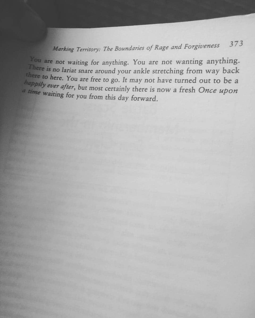 ファイン・フレンジーさんのインスタグラム写真 - (ファイン・フレンジーInstagram)「also, this women who runs page roulette floored me with how much I needed to read it. I’ve read this book backwards and forwards now, many times, yet still, it awakens new parts of my soul every time I pick it up (swipe to read the next page, it’s everything) 🙏🏻#clarissapinkolaestes #womenwhorunwiththewolves」4月7日 13時53分 - alisonsudol