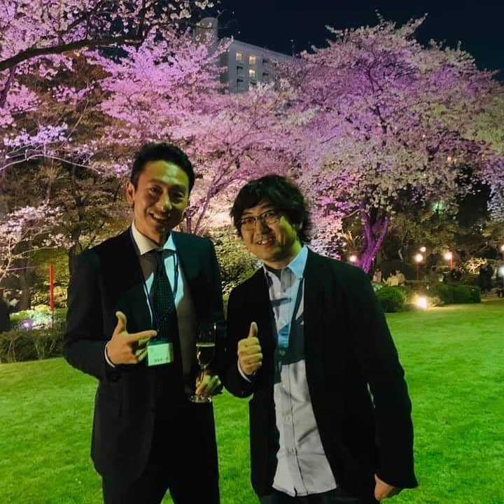 森川亮のインスタグラム：「セイノー田口さんの花見でライザップ英会話で勢いのある渥美さんと。」