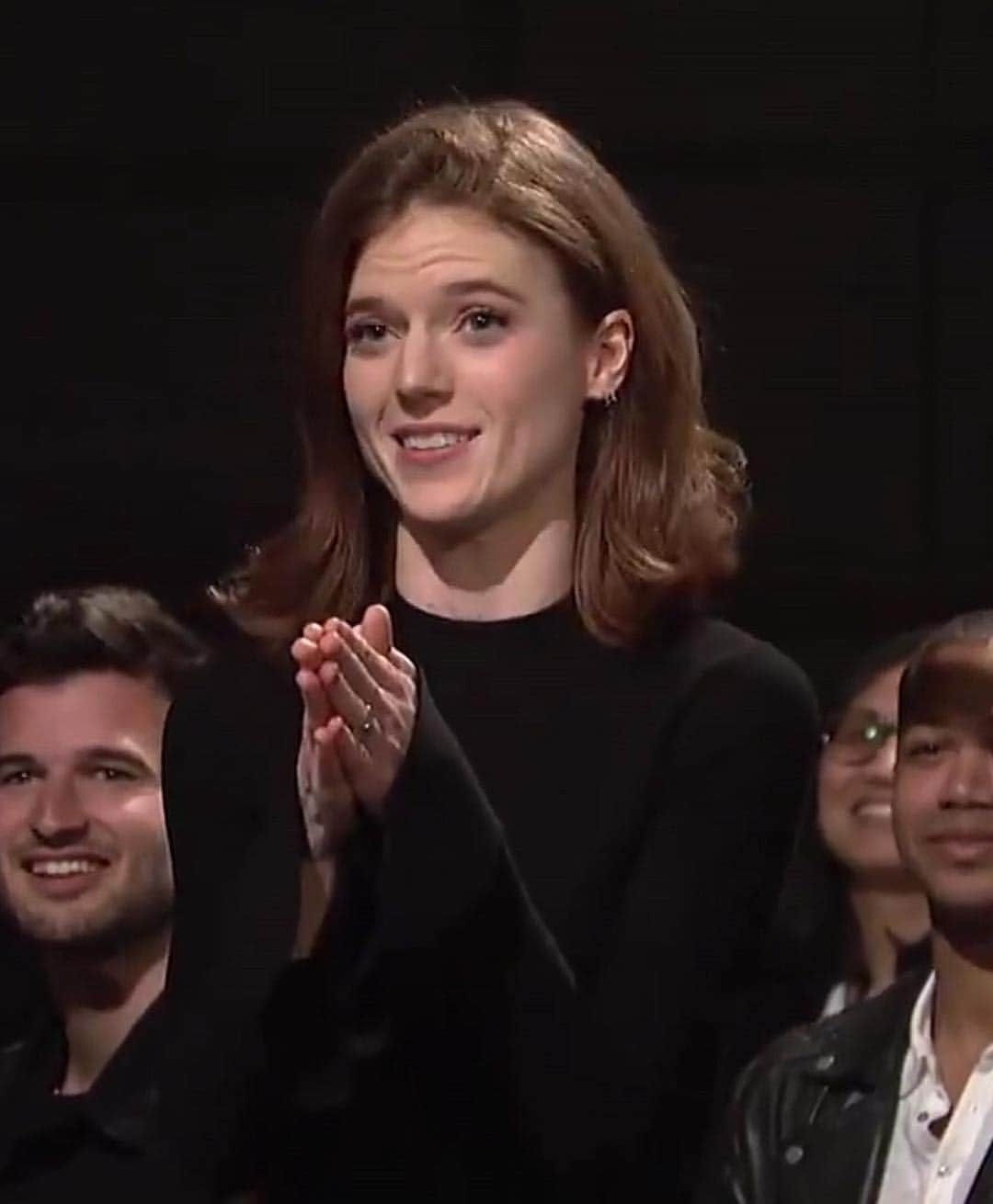 Just Jaredさんのインスタグラム写真 - (Just JaredInstagram)「Kit Harington’s @gameofthrones co-stars crashed his opening monologue on @nbcsnl to ask for spoilers - go to JustJared.com now to watch the funny sketch! #KitHarington #RoseLeslie #EmiliaClarke #JohnBradley Photos: NBC」4月7日 13時58分 - justjared