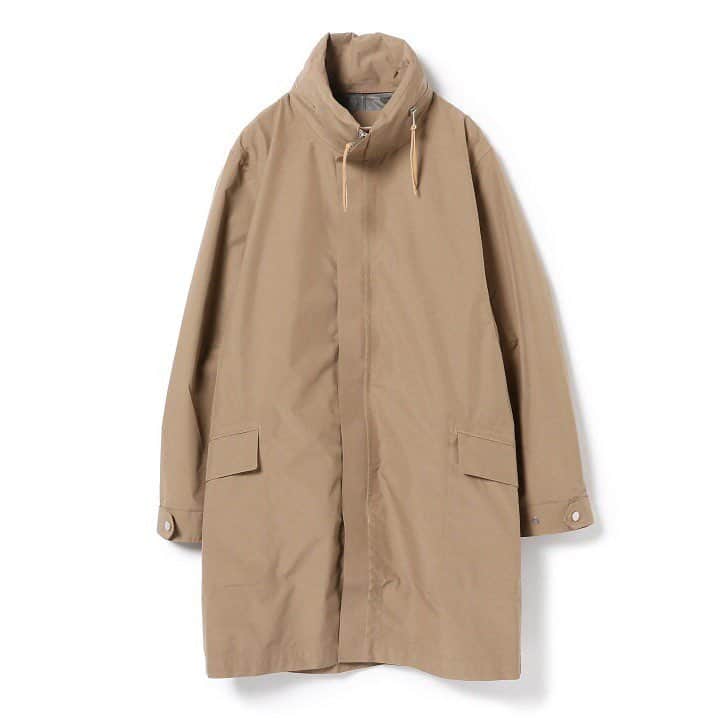のインスタグラム：「【NEW ARRIVAL】 nonnative for B JIRUSHI YOSHIDA (GS) × PORTER / SCIENTIST COAT NYLON RIPSTOP WITH GORE-TEX(R) 2L . 肩、脇にゆとりがでるような特徴的なアームの取り付け方をしているゴアテックス(R)コート。3Lレベルの透湿性をそのままに、1枚抜くことで軽量化を実現した新しい2Lを使用したスペシャルアイテムです。 . COLOR：BEIGE/NAVY PRICE：￥81,800+TAX . #bjirushiyoshida #B印YOSHIDA #代官山#daikanyama #TOKYO #BEAMS #ビームス#비지루시요시다 #도쿄 #다이칸야마 #빔스#빔즈 #포터 #데일리룩 #백팩 #b印yoshidalineup#nonnative #GS #旅行#travel」