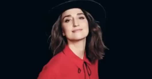 アダム・シャピロのインスタグラム：「Yo. that performance. Saint Honesty just baptized all of us. Sweet lord. @sarabareilles @nbcsnl」
