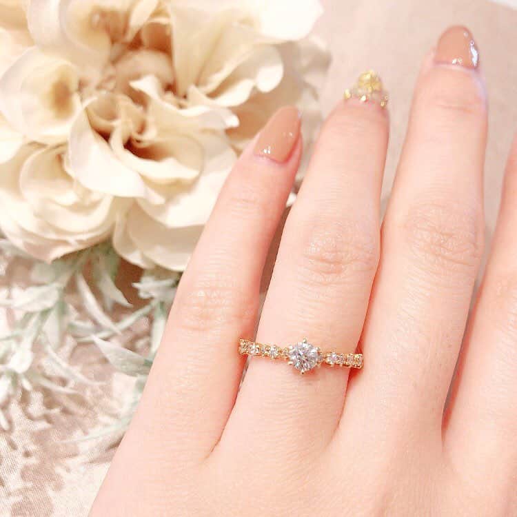 JKプラネット銀座.表参道.福岡|結婚指輪セレクトショップさんのインスタグラム写真 - (JKプラネット銀座.表参道.福岡|結婚指輪セレクトショップInstagram)「💍 @JKPlanet.jewelry JUPITER BLANTELIE - ジュピター ブラントリエ✨ 真っ白なドレスを纏う花嫁がいる。 彼女には、繊細さと可憐さ、そして個性を与えたい。 jupiterのブライダルライン「BLANTELIE」は、 「ワタシ色」のリングを発見するためのブランド💎✨ . JKPlanet 銀座本店・表参道店・宮崎橘通り店・鹿児島天文館店にてお取扱いです。 . ⇩JKPlanetショップリスト⇩ 銀座本店・表参道店・横浜元町店・福岡天神店・熊本上通店・宮崎橘通り店・鹿児島天文館店 . #JKPlanet #JKプラネット #結婚指輪のセレクトショップ #JUPITER #ジュピター #BLANTELIE #ブラントリエ #銀座結婚指輪 #表参道結婚指輪 #福岡結婚指輪 #天神結婚指輪 #熊本結婚指輪 #宮崎結婚指輪 #鹿児島結婚指輪 #結婚指輪 #婚約指輪  #マリッジリング #エンゲージリング  #ブライダルリング #ダイヤモンド #プレ花嫁 #プロポーズ #結婚指輪探し  #ginza #omotesando #weddingring #engagementring #jewelry #jewelrygram」4月7日 14時44分 - jkplanet.jewelry