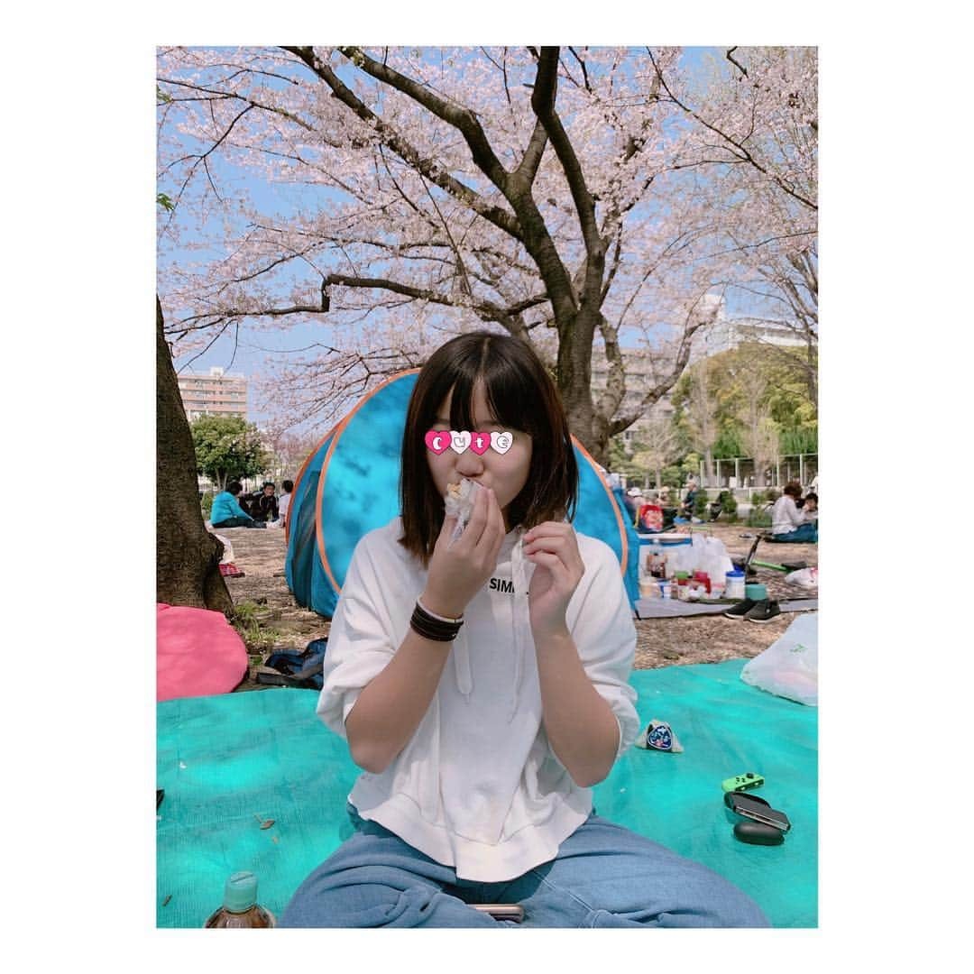 辻希美さんのインスタグラム写真 - (辻希美Instagram)「お花見🌸day✨  #お花見 #休日 #春休みラスト #念願のお花見 #🌸 #超いい天気 #お花見日和 #最高 #🌸👍 #ご飯 は#オリジン弁当 #楽チン#美味しい #またまた幸空は爆睡 #👶💤」4月7日 14時49分 - tsujinozomi_official