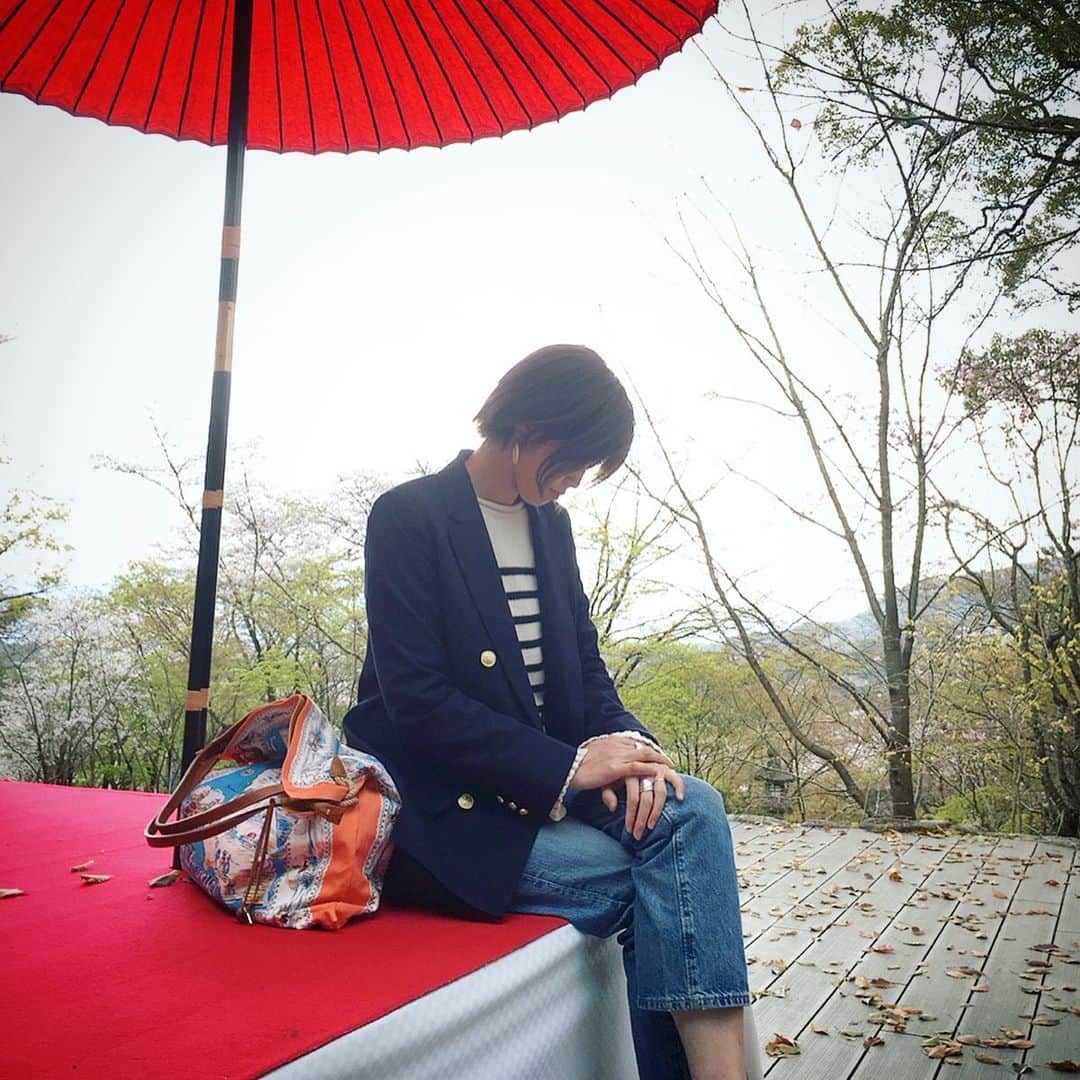 ryo0809appleさんのインスタグラム写真 - (ryo0809appleInstagram)「#coordinate * * * この間行った竈門神社の桜🌸 とてもキレイだったな☺️ 桜ももうすぐ終わり * * * #ジャケットコーデ #紺ブレ #guデニム #神デニム #ジユジョ #gu_for_all  #ザラジョ #ボーダーニット  #プチプラコーデ #プチプラファッション  #kaumo_fashion #locari #ponte_fashion #mamagirl #mineby3mootd #ママスタ春コーデ  #ママコーデ #アラフォーママ #アラフォーコーデ #ママカジュアル #大人カジュアル #大人女子コーデ #kalie公式アンバサダー #kalie」4月7日 15時02分 - ryo0809apple