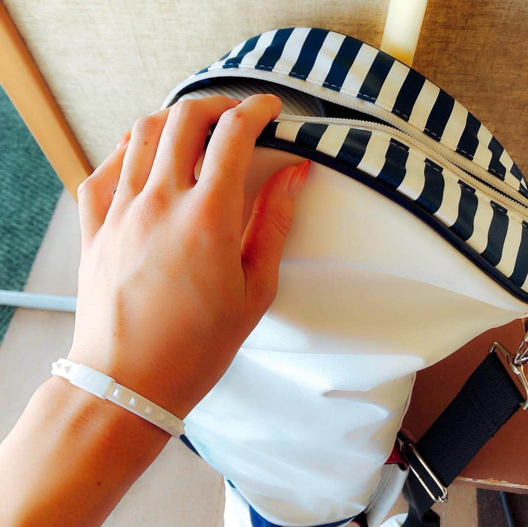 のインスタグラム：「#ライフスタイルギア #bandel  2019春の新作get💛 ロゴが目立たずおしゃれ度アップ♫ スタッズ調がいい感じ☺️ * #記念すべき500投稿目 #instagolf #golstagram #ゴルフ #golf #골프 #ゴルフ女子 #女子ゴルフ#バンデル」