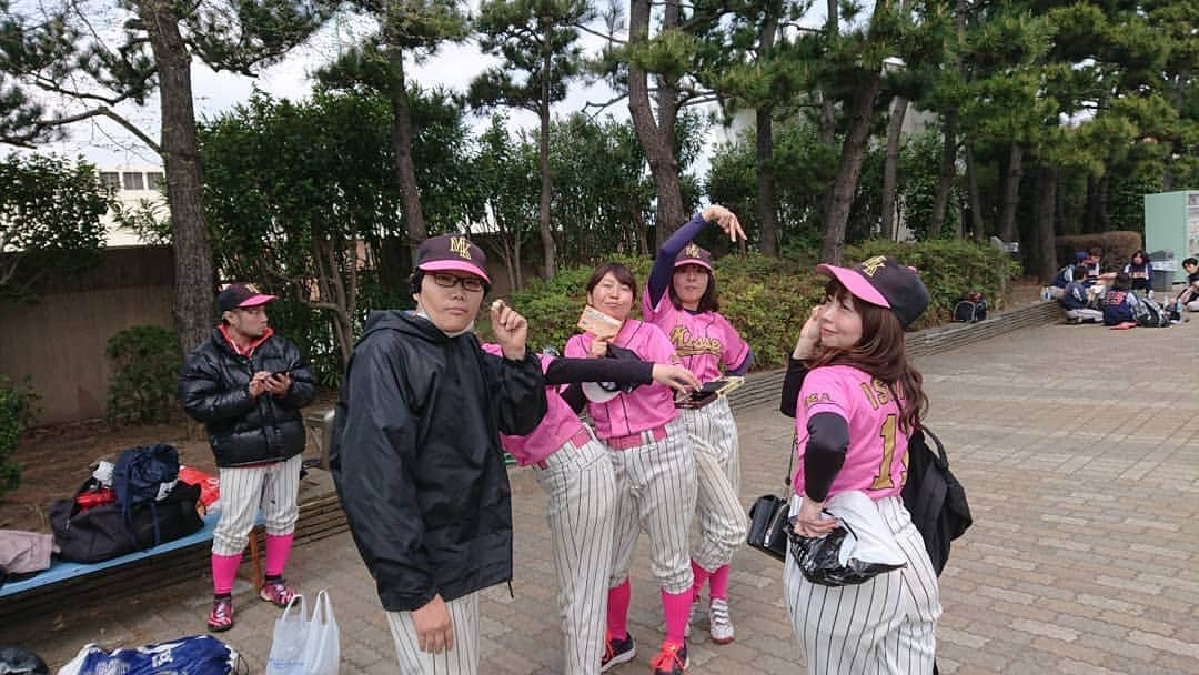 桜花さんのインスタグラム写真 - (桜花Instagram)「ミラクルキッシーズ大会！ 試合でした！🍀9対3！  負けてしまったが、本当によい試合でした！＼(^^)／ゴーゴーキッシーズ🌷✨ #ミラクルキッシーズ #野球  #女芸人  #baseball」4月7日 15時13分 - mountainohka