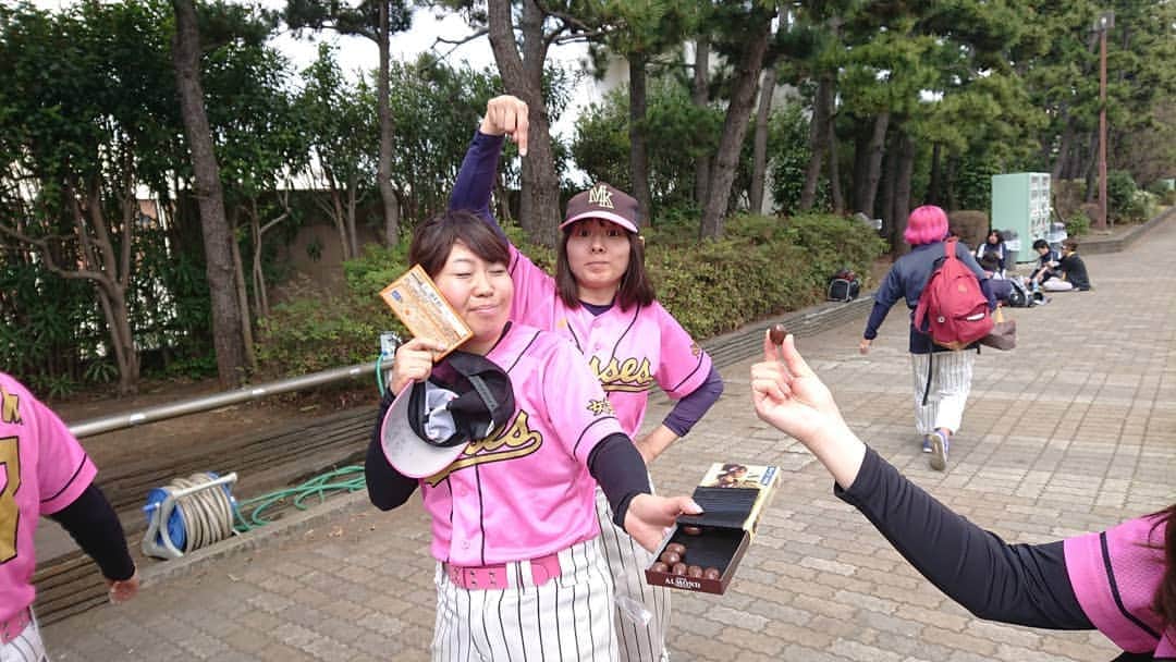 桜花さんのインスタグラム写真 - (桜花Instagram)「ミラクルキッシーズ大会！ 試合でした！🍀9対3！  負けてしまったが、本当によい試合でした！＼(^^)／ゴーゴーキッシーズ🌷✨ #ミラクルキッシーズ #野球  #女芸人  #baseball」4月7日 15時13分 - mountainohka
