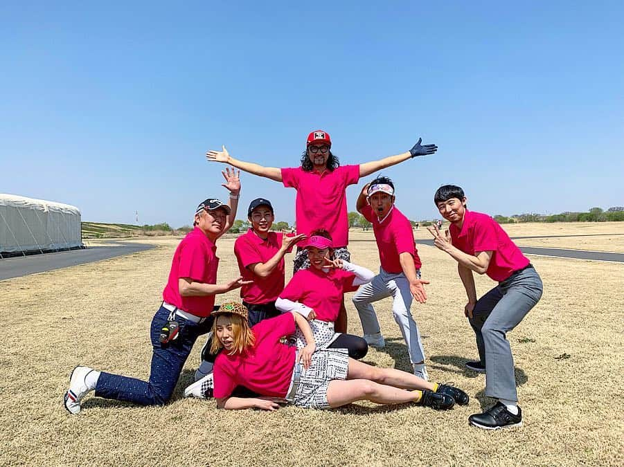 肥野竜也さんのインスタグラム写真 - (肥野竜也Instagram)「【あんなCUP】 第２回「あんなCUP」が開催されました〜⛳️ 世界一沢山打ち初心者が来やすいコンペを目指していますがw… 今回は三人も初ラウンドの方が来てくれました〜 また毎回ベストスコア更新者が出てしまう😅👍w 今回はチームポロシャツも用意し対抗戦にしました😎👕✨ そしてもちろん今回も最高に楽しかったです〜 ＊ #肥野GOLF #GOLF #ゴルフ #instagolf #あんなCUP2019SPRING #ゴルフコンペ #初心者コンペ #世界で一番打つコンペ」4月7日 15時19分 - tatsuya_hino