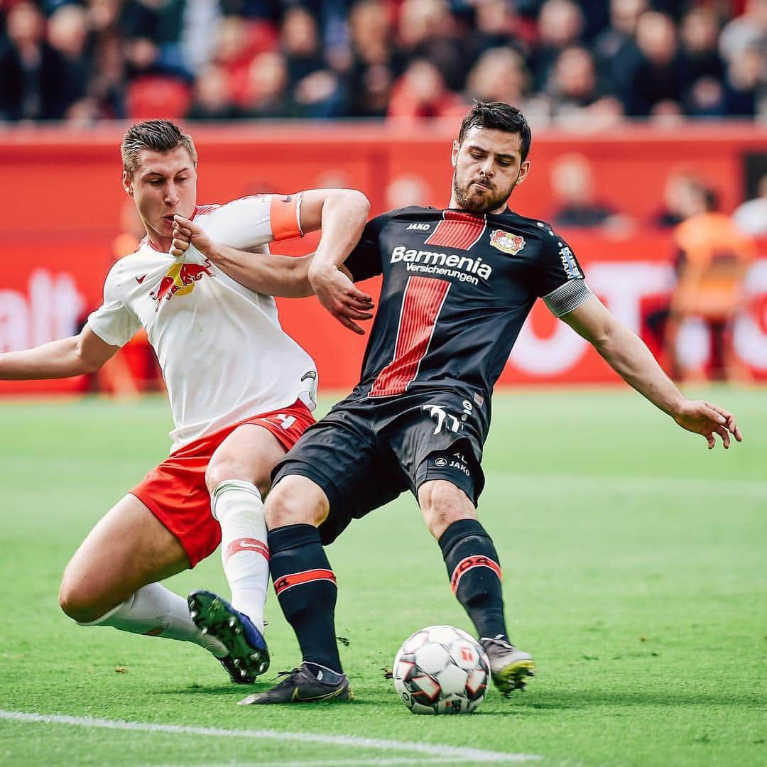 バイエル・レバークーゼンさんのインスタグラム写真 - (バイエル・レバークーゼンInstagram)「Twice in front, but @dierotenbullen came back strong in the second half. #B04RBL 2-4 #Bundesliga #Bayer04 #Werkself」4月7日 15時48分 - bayer04fussball