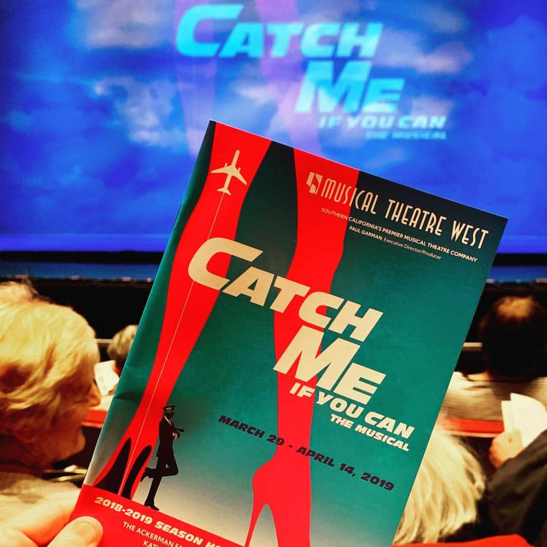 アンドリア・バーバーさんのインスタグラム写真 - (アンドリア・バーバーInstagram)「Never saw the movie. Loved the musical. 😊🎭🕵🏻‍♂️👨🏻‍⚕️👨🏻‍✈️」4月7日 15時56分 - andreabarber