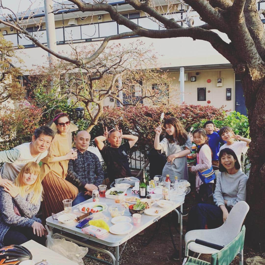 AYUMIさんのインスタグラム写真 - (AYUMIInstagram)「穏やかなお天気 BBQ日和🌸 . . #お花見 #BBQ #日和 #AYUMIアウトドア」4月7日 16時04分 - ayumiayunco