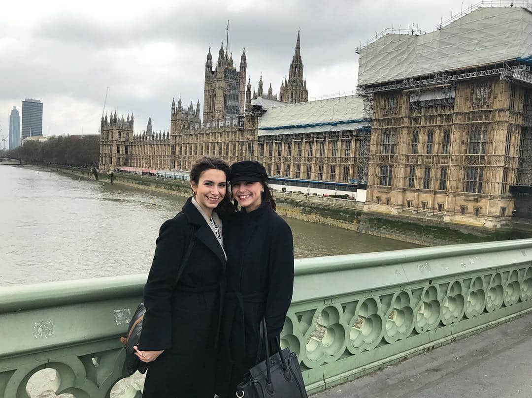 フェデリカ・テスタさんのインスタグラム写真 - (フェデリカ・テスタInstagram)「The Londoner and I 🇬🇧👭🥰 #bff #weekend #londonvibes」4月7日 15時59分 - _fedetesta_