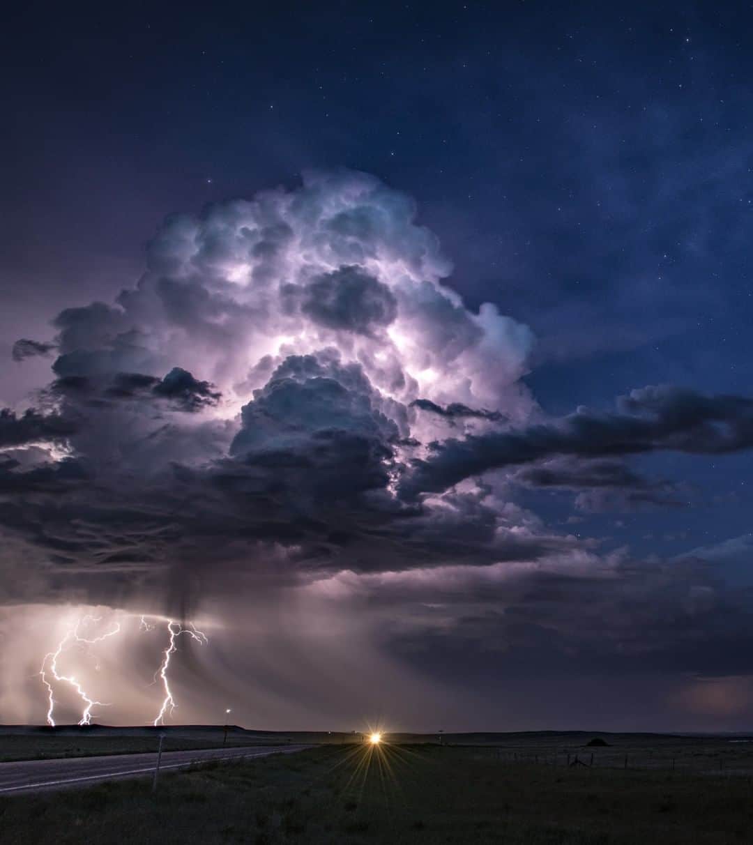 Nikon Australiaさんのインスタグラム写真 - (Nikon AustraliaInstagram)「"This storm looked simply magic under starry skies" - @willeadesphotography  Camera: Nikon D850 Lens: AF-S Nikkor 14-24mm f/2.8G ED Settings: 24mm | f/4 | 8sec | ISO 500」4月7日 16時00分 - nikonaustralia