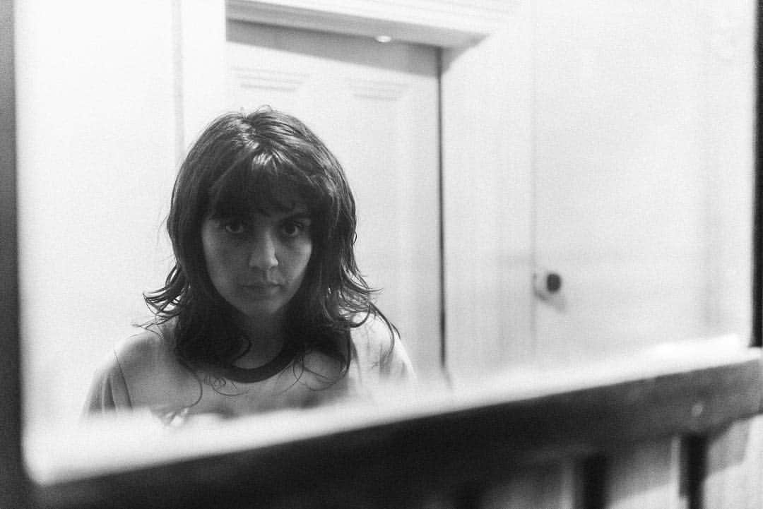 コートニー・バーネットのインスタグラム：「My new song ❤️ is premiering tonight on JJJ 2019 with Richard Kingsmill from 6pm photo @ian.laidlaw」