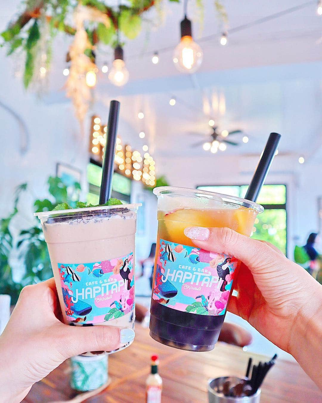 中田絵里奈さんのインスタグラム写真 - (中田絵里奈Instagram)「🍹♡🍹♡ . 📍HapiTapi ハピタピ ホテルの近くにあったので沖縄でもタピ活☺️ . 人気のミルクティーとマンゴーティーにしてみました🍹 . 高台にあってテラス席もあったり 店内も可愛かった💓 東京だったら行列になりそう😊 . タピオカの量でカップのデザイン変わるみたいです🍹 . #ハピタピ #hapitapi #沖縄カフェ #沖縄 #沖縄旅行 #タピ活」4月7日 16時46分 - erinanakata