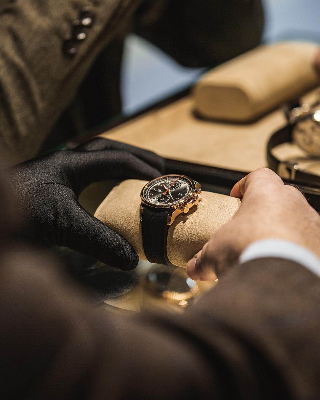 IWCさんのインスタグラム写真 - (IWCInstagram)「The art of watchmaking live at the IWC Garage at the 77th Goodwood Members’ Meeting.」4月7日 16時47分 - iwcwatches