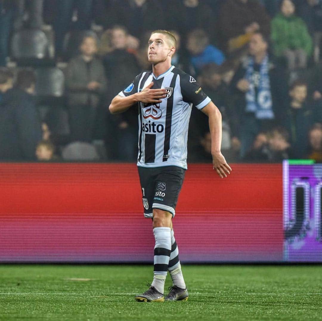 クリストファー・ピーターソンのインスタグラム：「Dedicated to you know who 😉 1-0 win happy to provide the goal. Well done team patience is key! #A」
