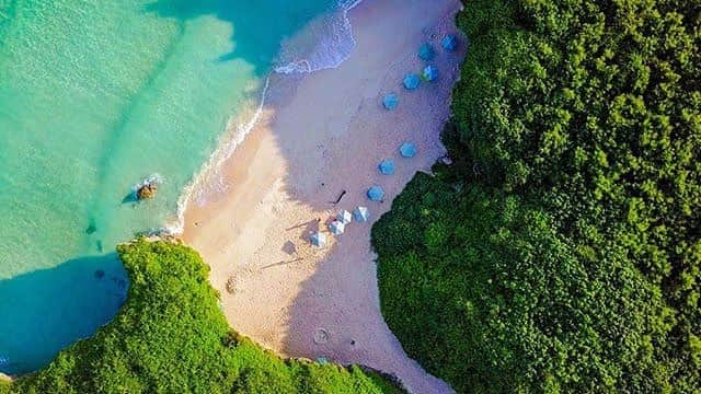 Be.okinawaさんのインスタグラム写真 - (Be.okinawaInstagram)「Enjoy the perfect vacation at Sunayama Beach on Miyako Island! 📷:@hiroshi_0515 #sunayamabeach #miyakoisland #beach #beachlover #nature #beokinawa #visitokinawa」4月7日 17時02分 - visitokinawajapan