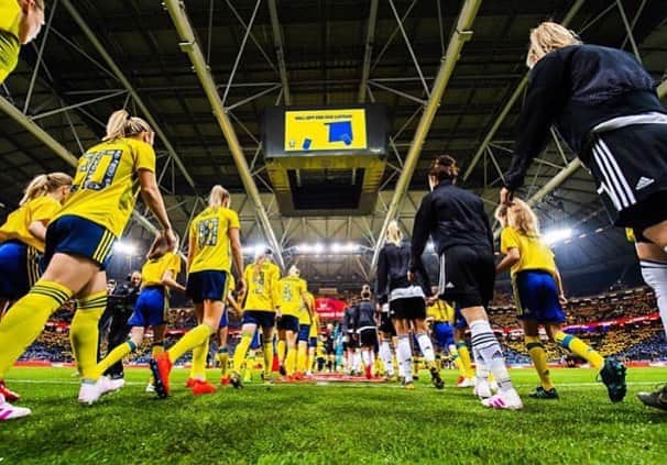 Verena Faisstさんのインスタグラム写真 - (Verena FaisstInstagram)「Sieg in Schweden vor !!30000!! Zuschauern. Super Stimmung und ein historisches Spiel für @swewnt 🤙🏼 #goodjob #nextsteps #greatwin #team」4月7日 17時13分 - vereni2205