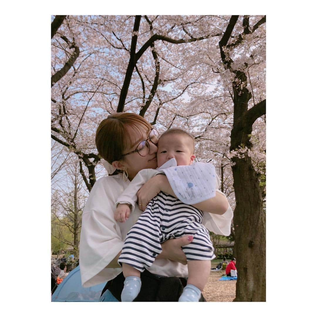 辻希美さんのインスタグラム写真 - (辻希美Instagram)「👶🌸👶🌸👶🌸" #お花見 #🌸 #幸空しゃん起きた #初桜 #希空カメラ #私と幸空」4月7日 17時17分 - tsujinozomi_official